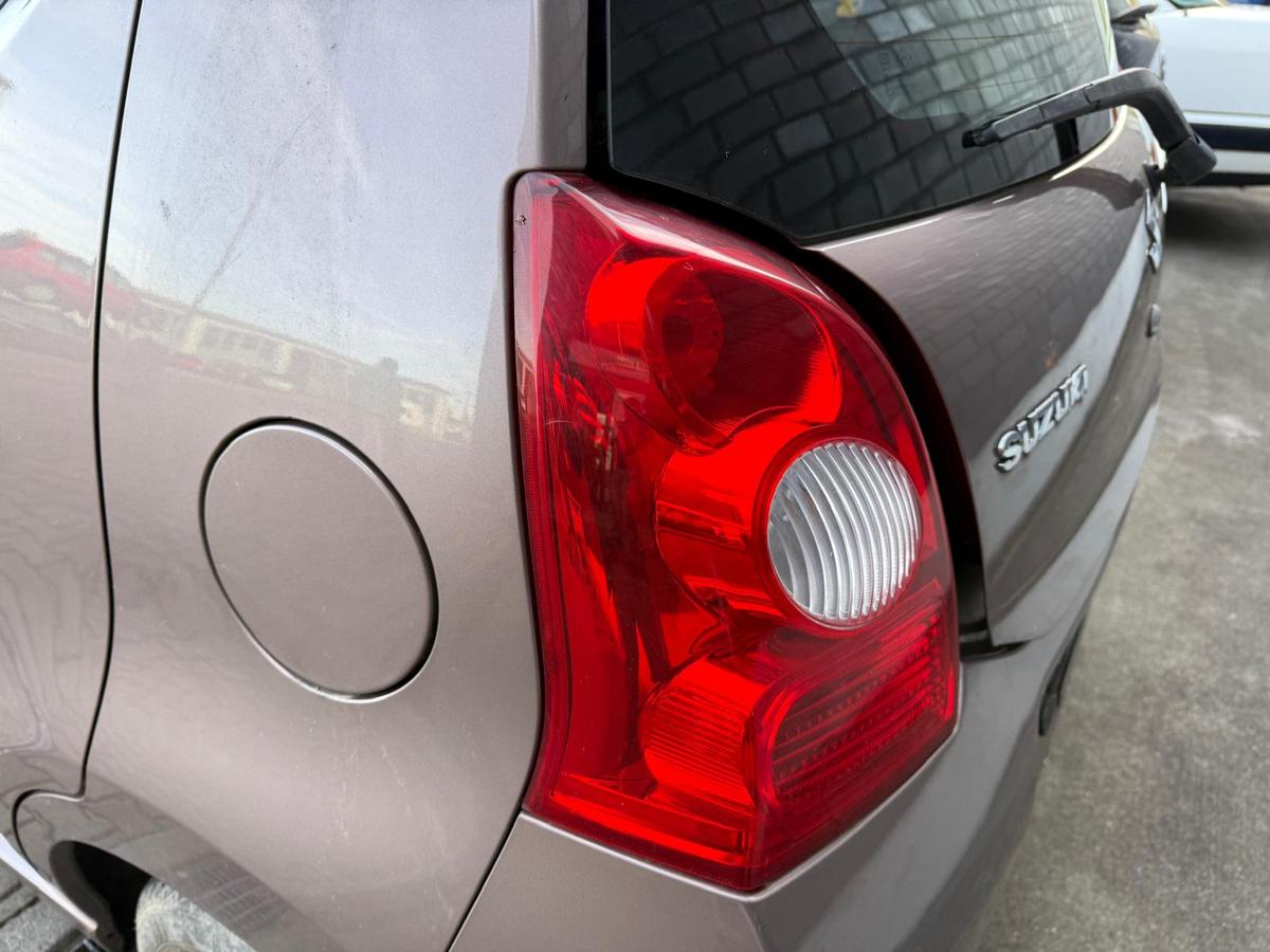 Suzuki Alto GF original Rücklicht Rückleuchte Heckleuchte links BJ09